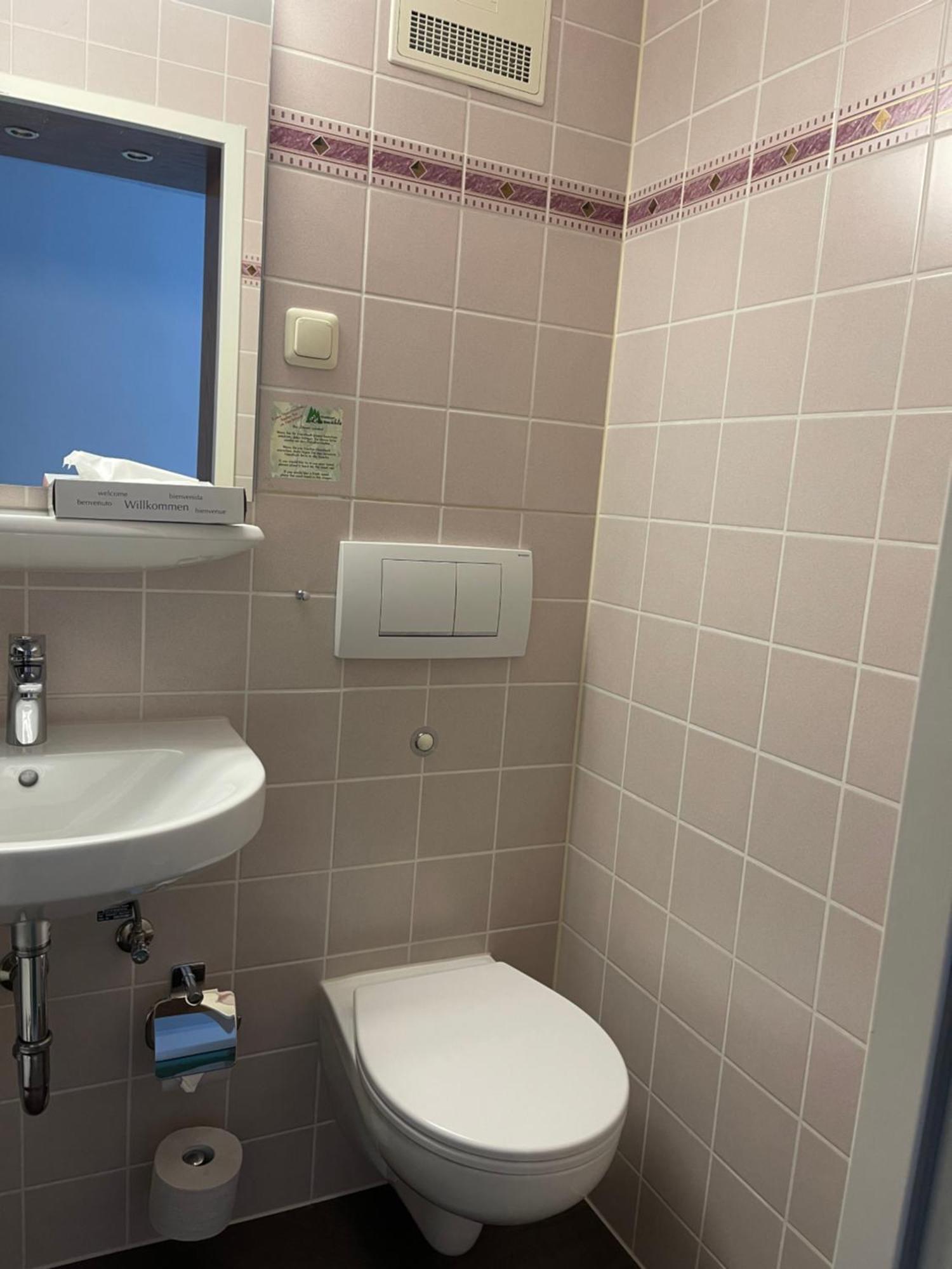 Waldhotel Linzmuehle Kahla  Buitenkant foto