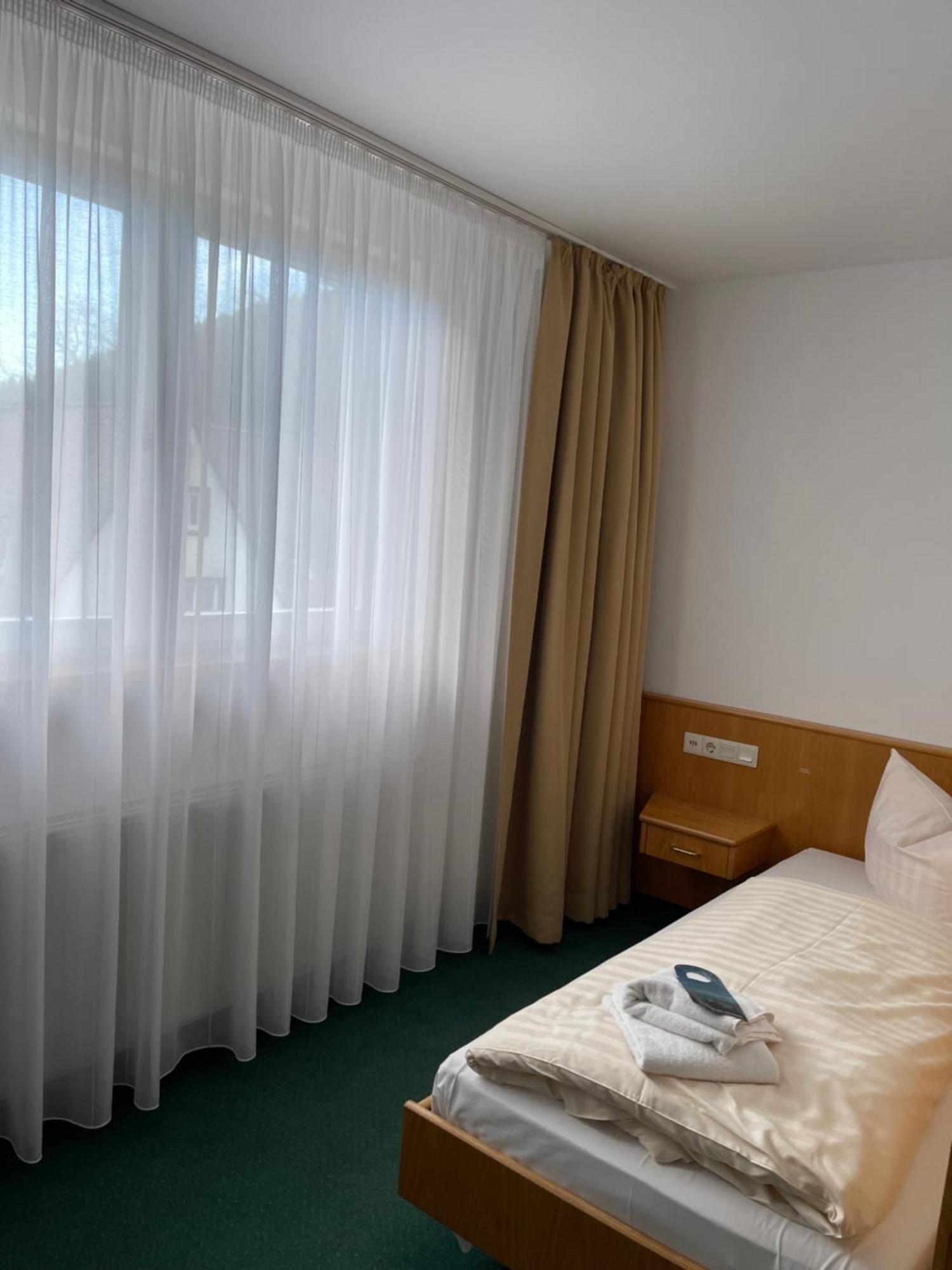 Waldhotel Linzmuehle Kahla  Buitenkant foto