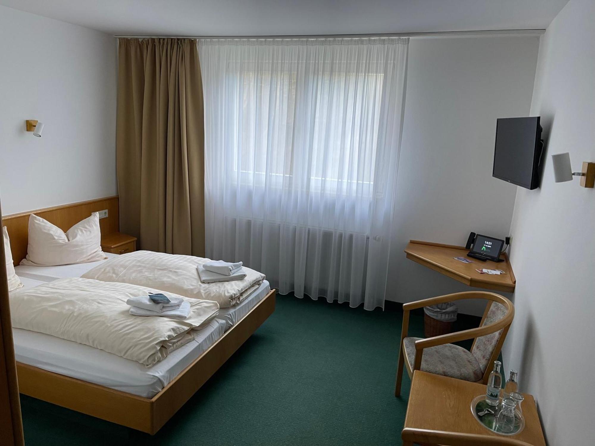 Waldhotel Linzmuehle Kahla  Buitenkant foto