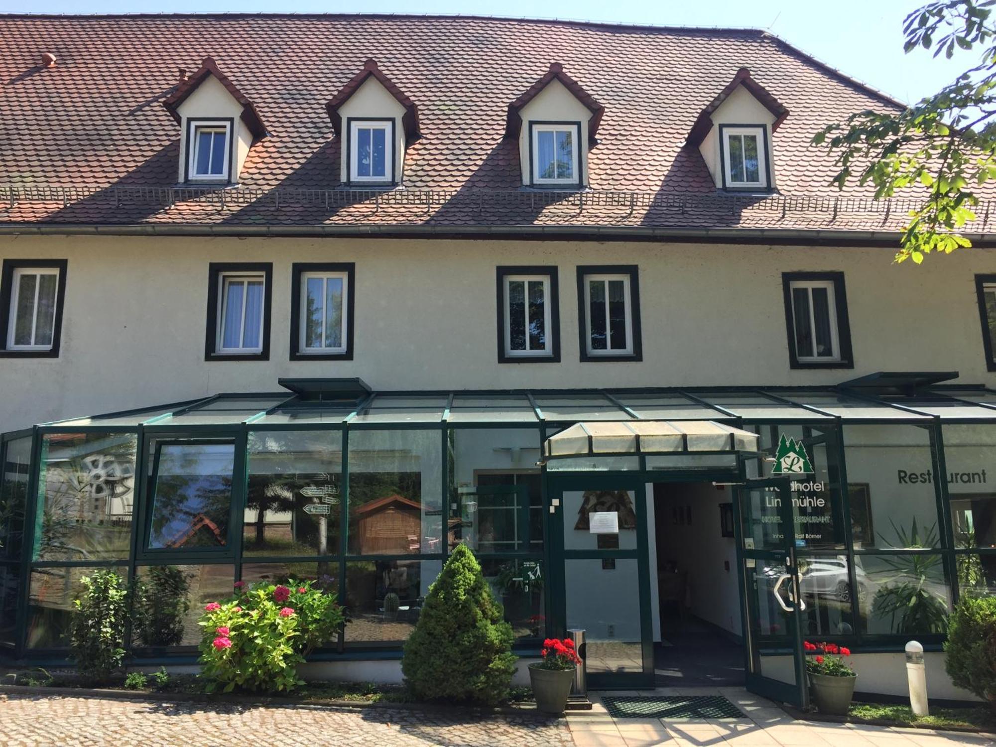Waldhotel Linzmuehle Kahla  Buitenkant foto